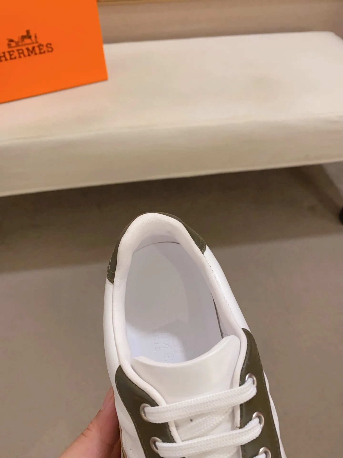 Ex-factory price: 500💰《HERMES》【Classic Original Version】Hermès; Top 🔝 Purchasing Agency 🔍🔍Men's latest 🇺🇸 counters are sold simultaneously, original imported from Italy ▲▲First-layer cowhide ▲▲ (high-end, extravagance and class) times) Exquisite workmanship (Italian 🇮🇹Imported water-dyed 🐂cowhide lining) sole: Original sole provided by the original factory, ⚠️exclusive double-layer activity·TPR·rubber·combined molded outsole; super comfortable·wear-resistant·non-slip·environmental protection The real thing is more beautiful if you take the real thing (high quality, follow the order), you can enter and exit the counter at will * Number of yards: 38·39·40·41·42·43·44# (can be customized 45.)